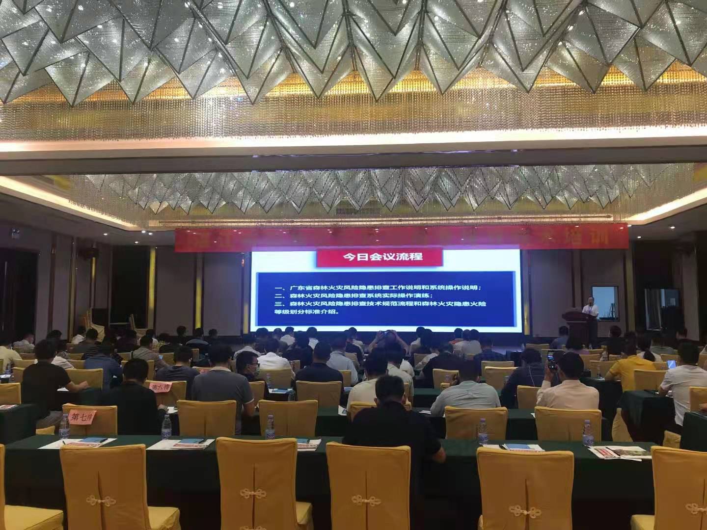 9feae91bb8065479ba196d89c894c026.jpg 002.jpg